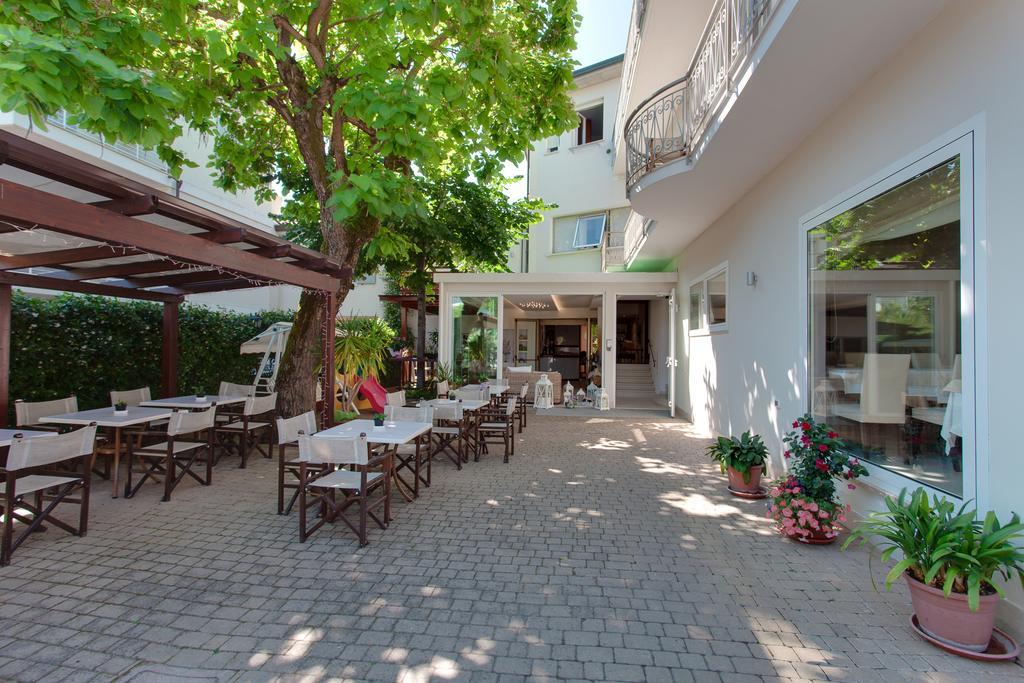 B&B Airone Cervia - Camere E Appartamenti Luaran gambar