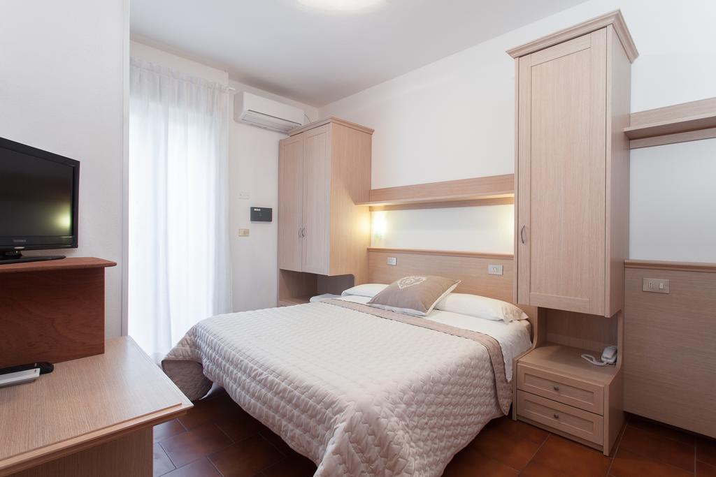 Airone Cervia B&B Camere E Appartamenti Luaran gambar